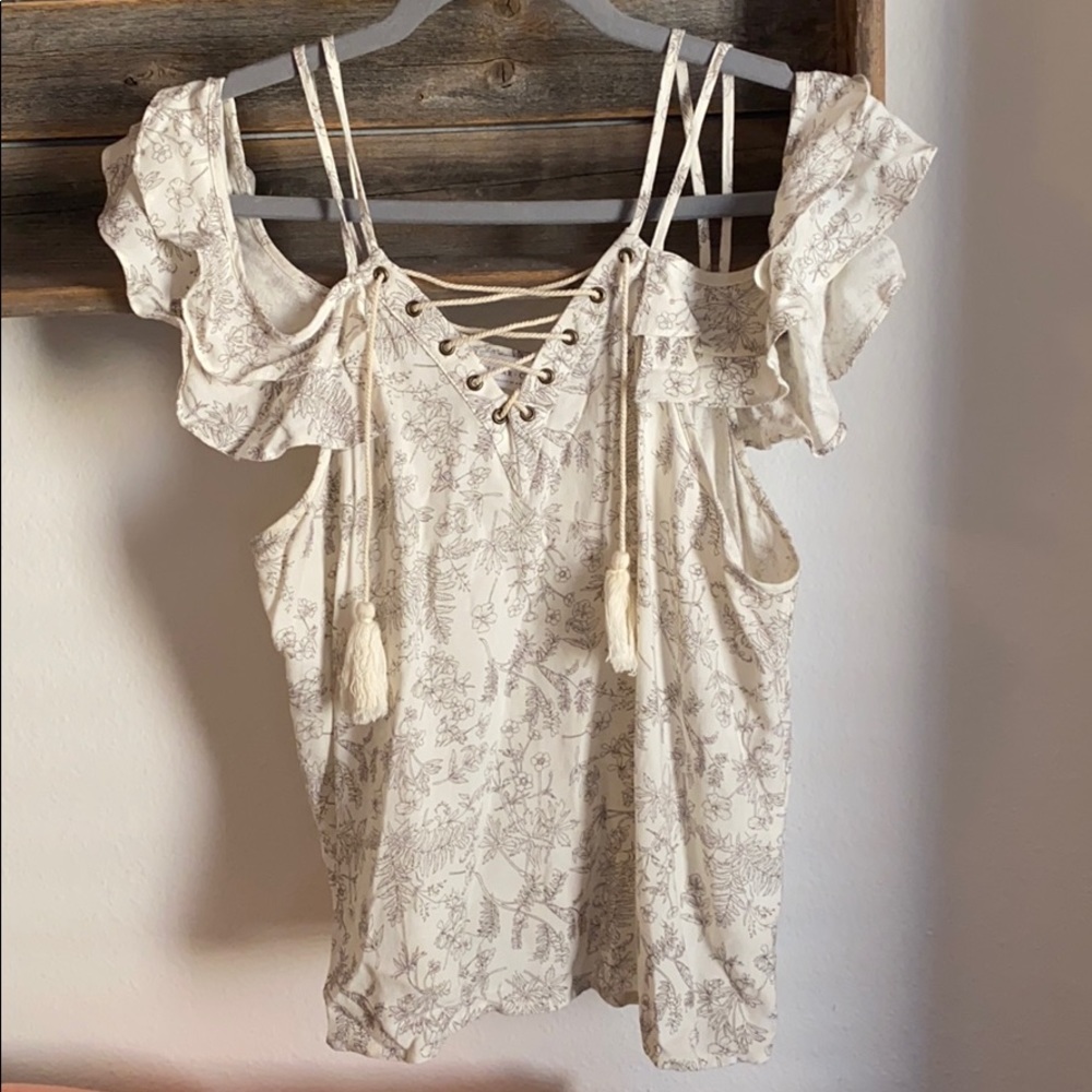 Like new cold shoulder top